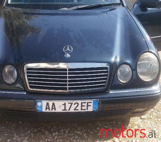 1999' Mercedes-Benz 250 photo #2