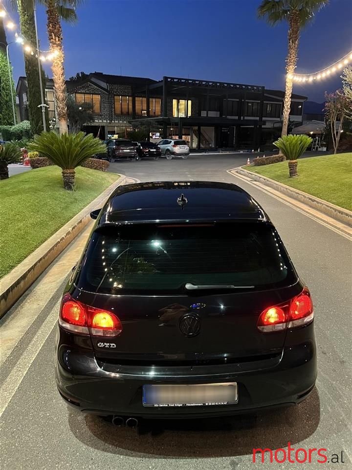 2010' Volkswagen Golf photo #3