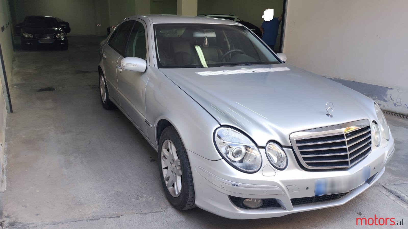 2004' Mercedes-Benz 220E photo #2