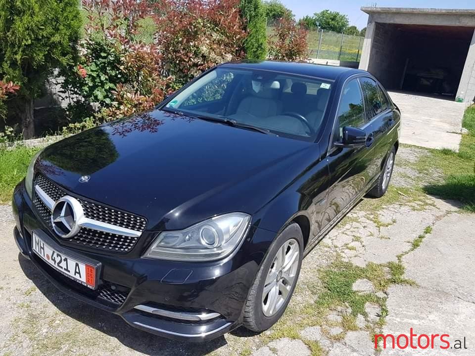 2013' Mercedes-Benz C-Class 220cdi avantgarde bluefficency photo #2