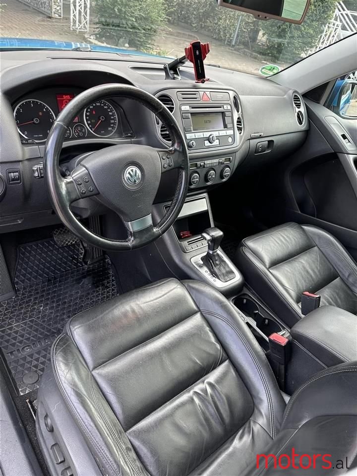 2008' Volkswagen Tiguan photo #5