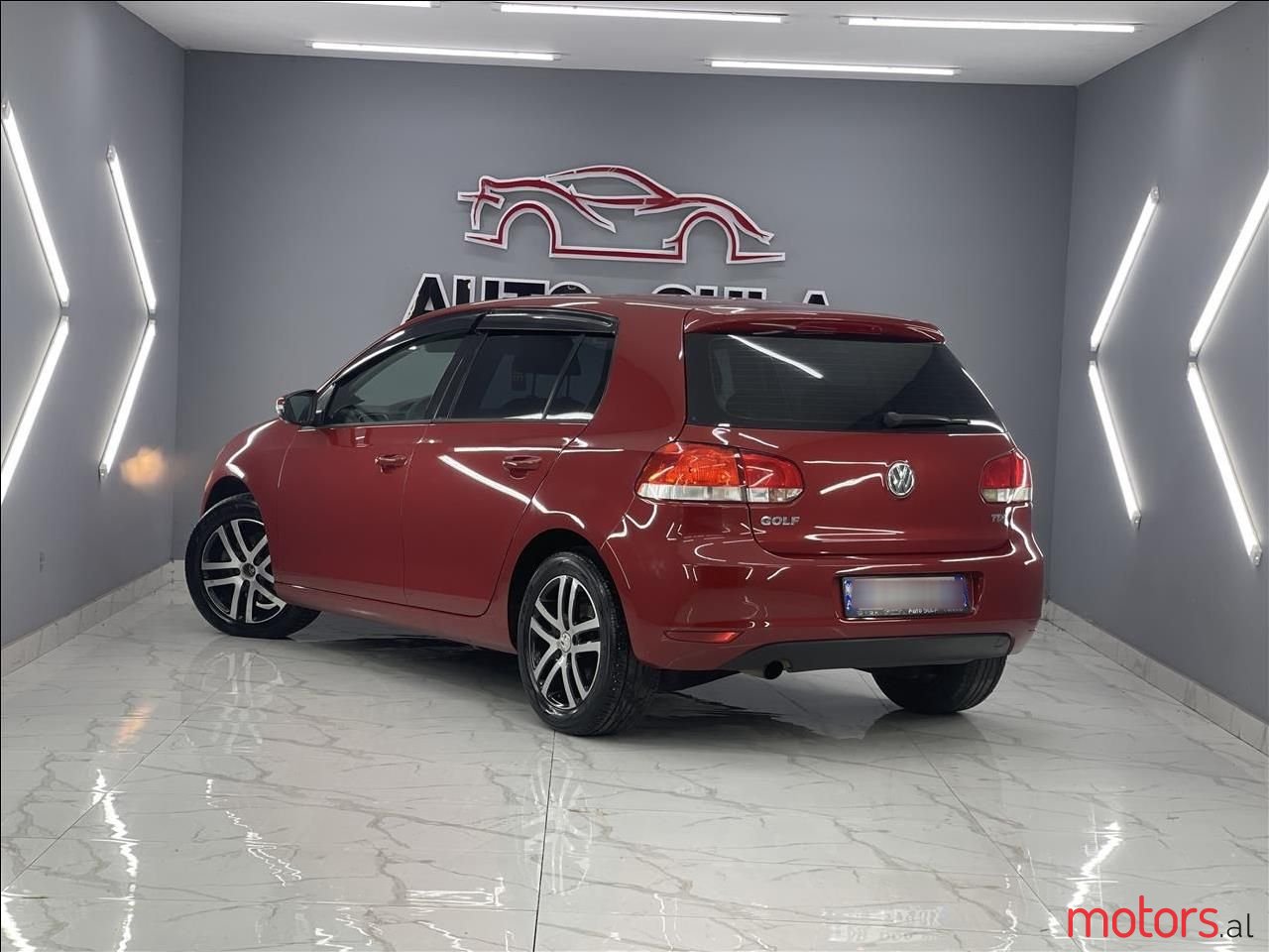 2011' Volkswagen Golf photo #2