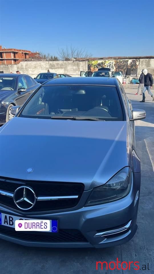 2012' Mercedes-Benz C 300 photo #4