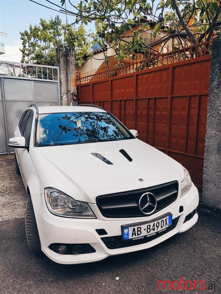 2012' Mercedes-Benz C 180 photo #1