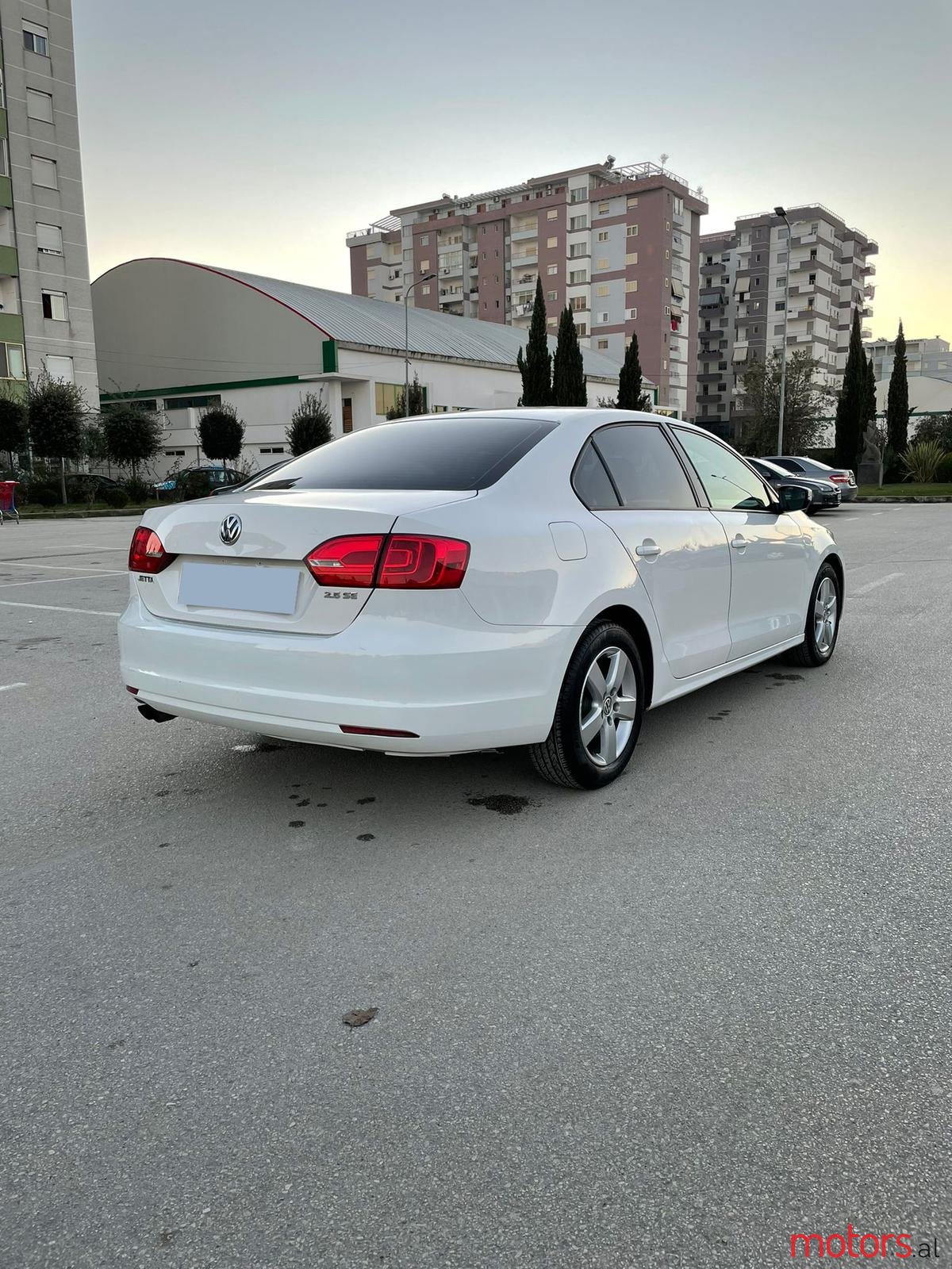 2012' Volkswagen Jetta photo #3