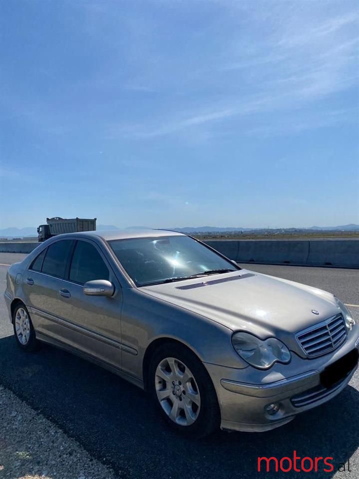 2005' Mercedes-Benz C 200 photo #2