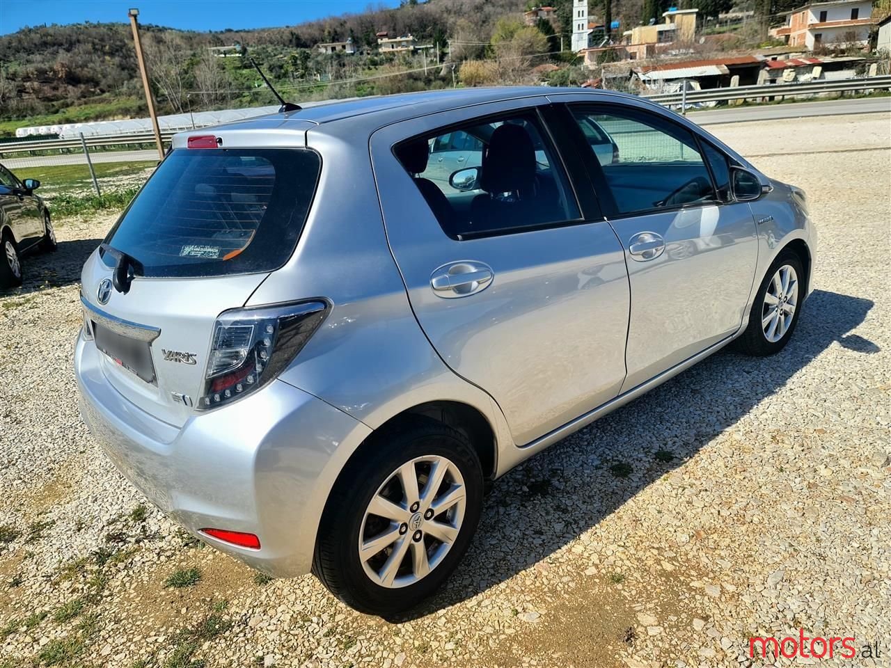 2013' Toyota Yaris photo #3