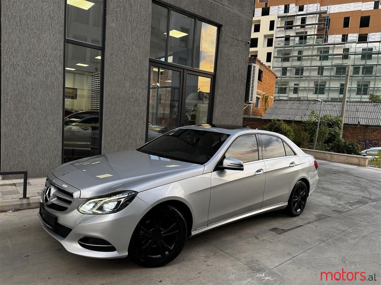 2014' Mercedes-Benz E 220 photo #1