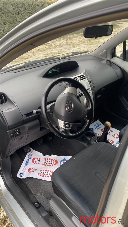 2006' Toyota Yaris photo #6