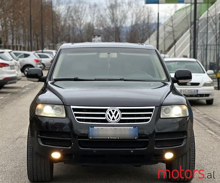 2005' Volkswagen Touareg photo #3
