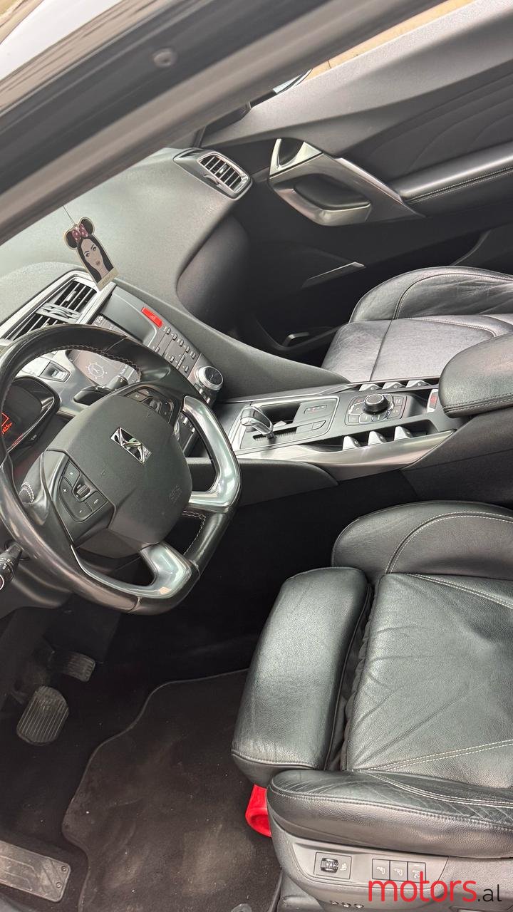 2013' Citroen DS5 photo #1