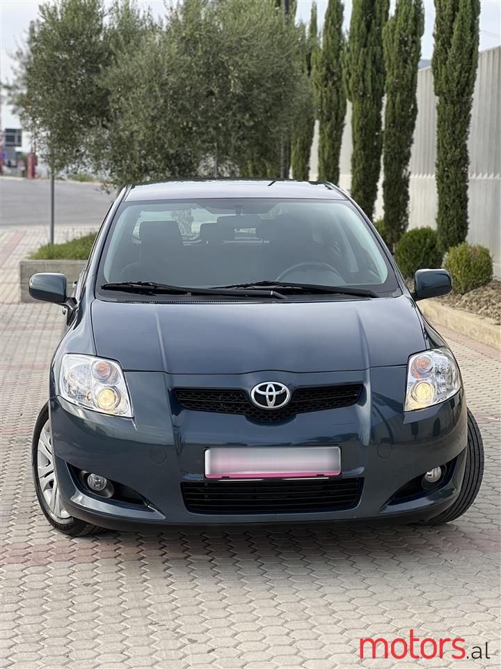 2008' Toyota Auris photo #2