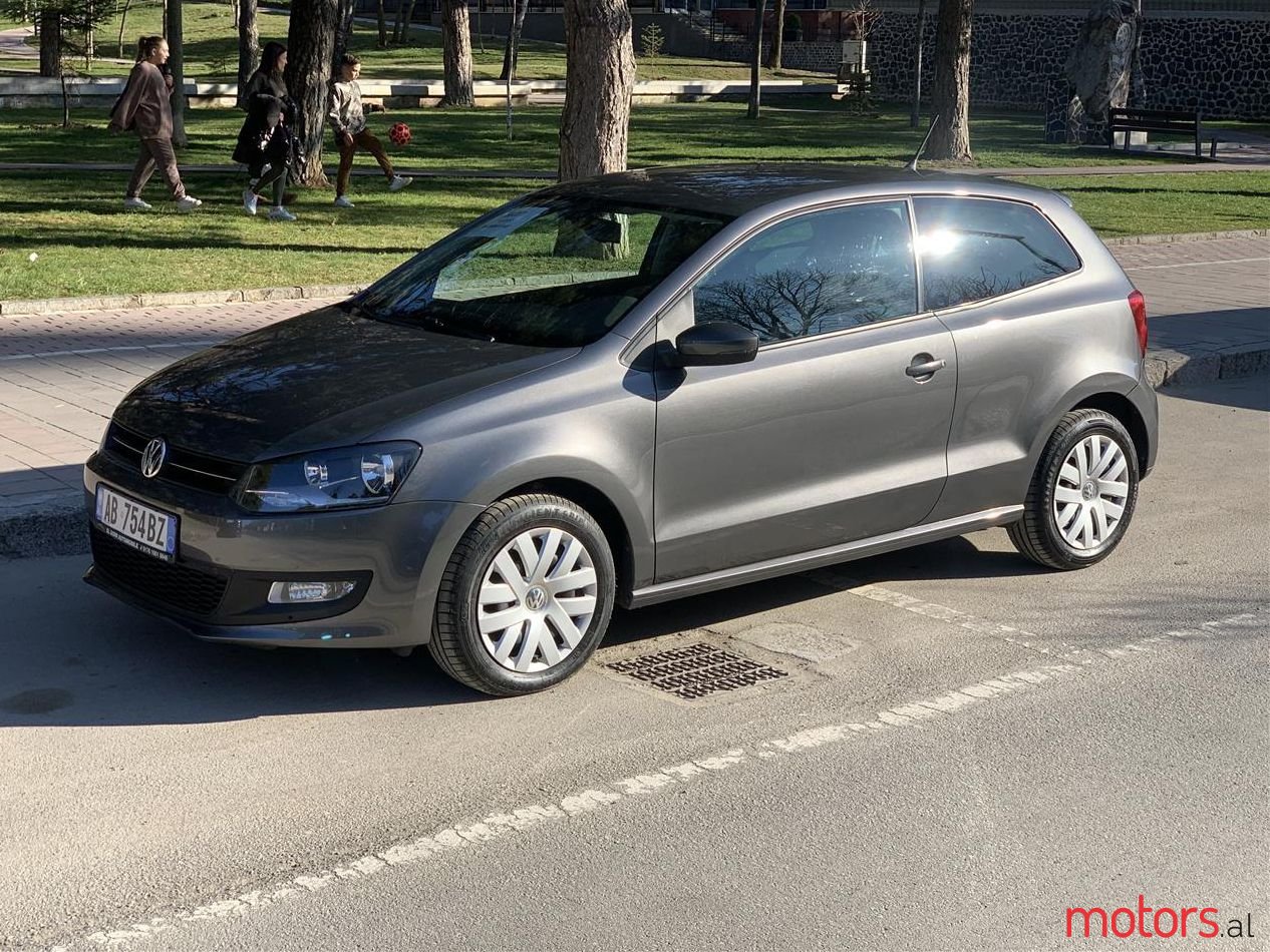 2010' Volkswagen Polo photo #1