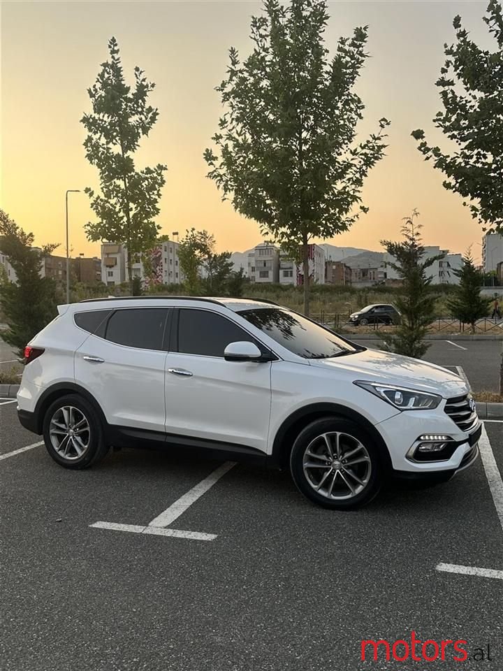 2016' Hyundai Santa Fe photo #6