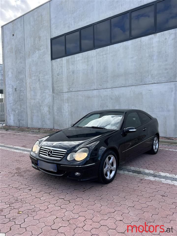 2005' Mercedes-Benz C 220 photo #1