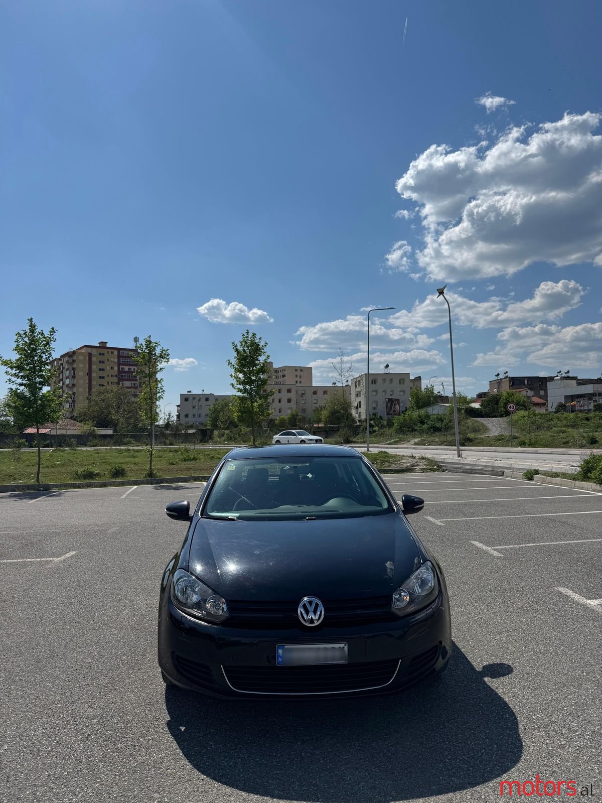 2010' Volkswagen Golf photo #2