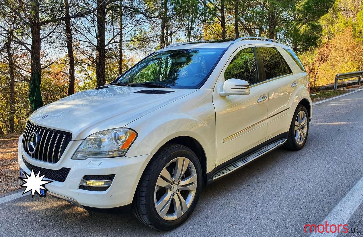 2011' Mercedes-Benz ML 350 photo #1