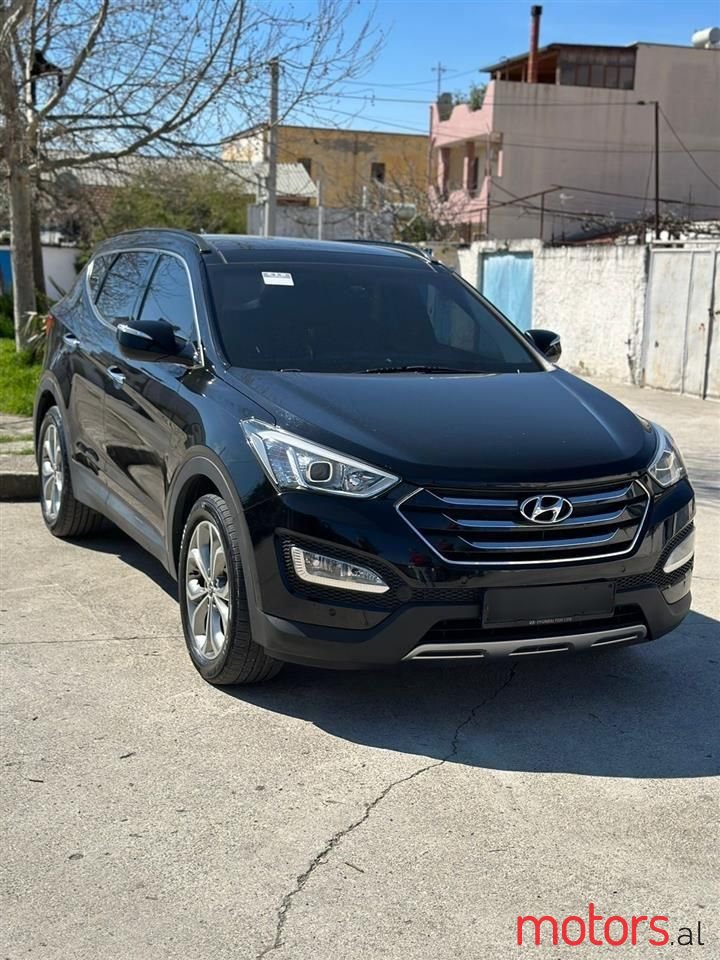 2013' Hyundai Santa Fe photo #3