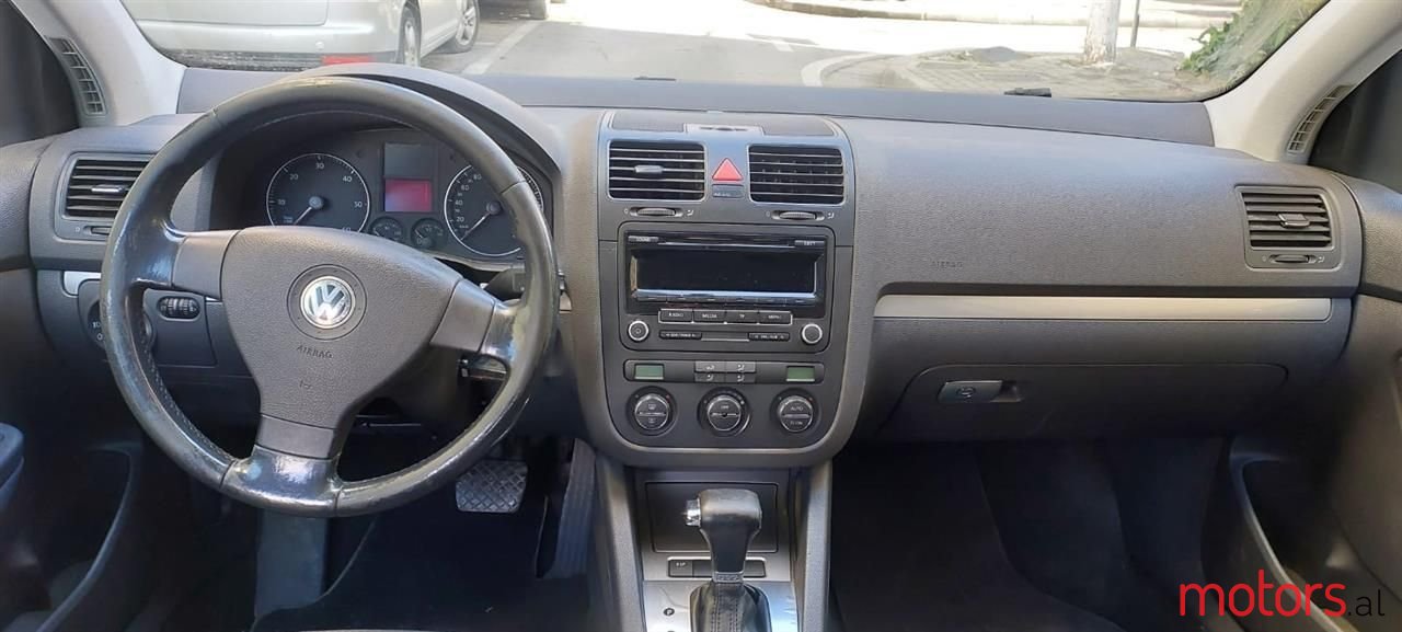 2005' Volkswagen Golf photo #5