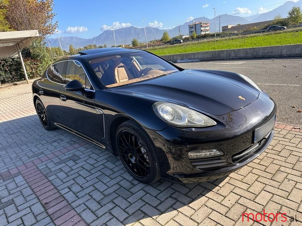 2010' Porsche Panamera photo #1