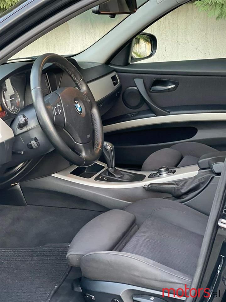 2010' BMW 320 photo #6