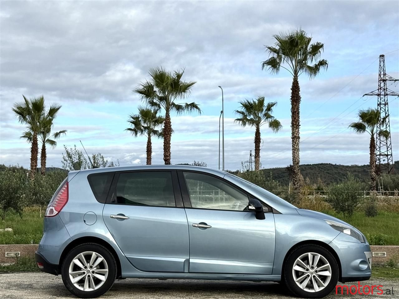 2012' Renault Scenic photo #6