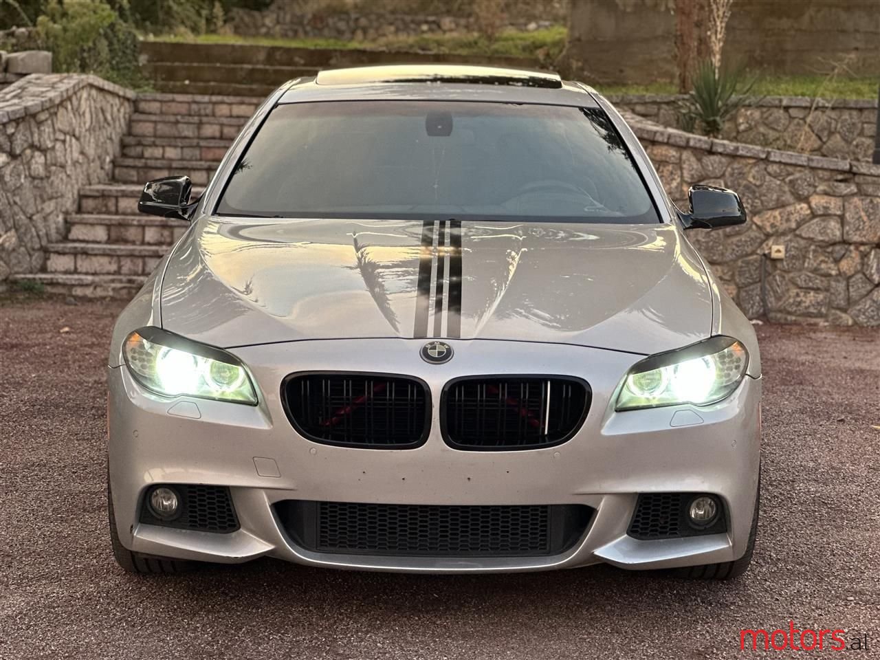 2011' BMW 550 photo #4