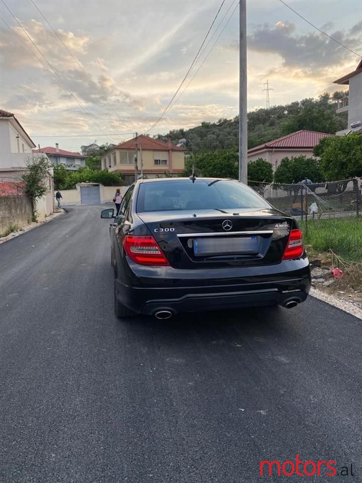 2012' Mercedes-Benz C 300 photo #4