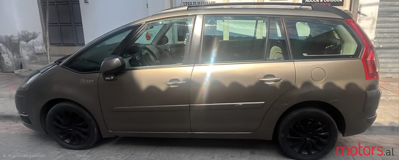 2010' Citroen C4 Grand Picasso photo #1