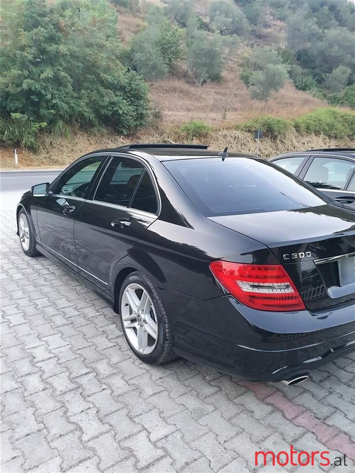 2012' Mercedes-Benz C 300 photo #3