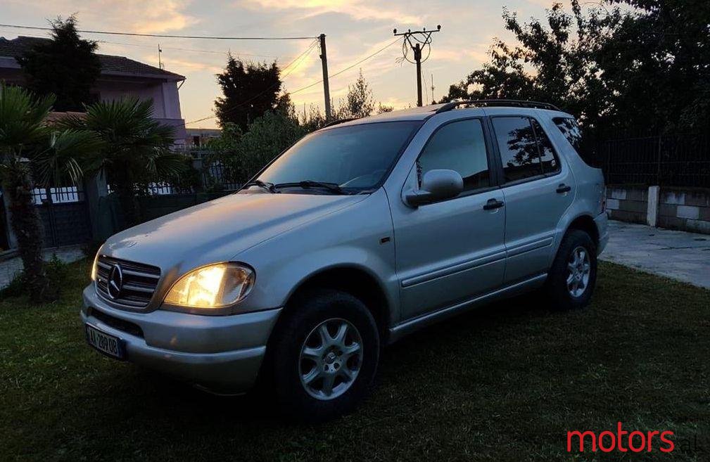 2000' Mercedes-Benz ML 320 photo #1