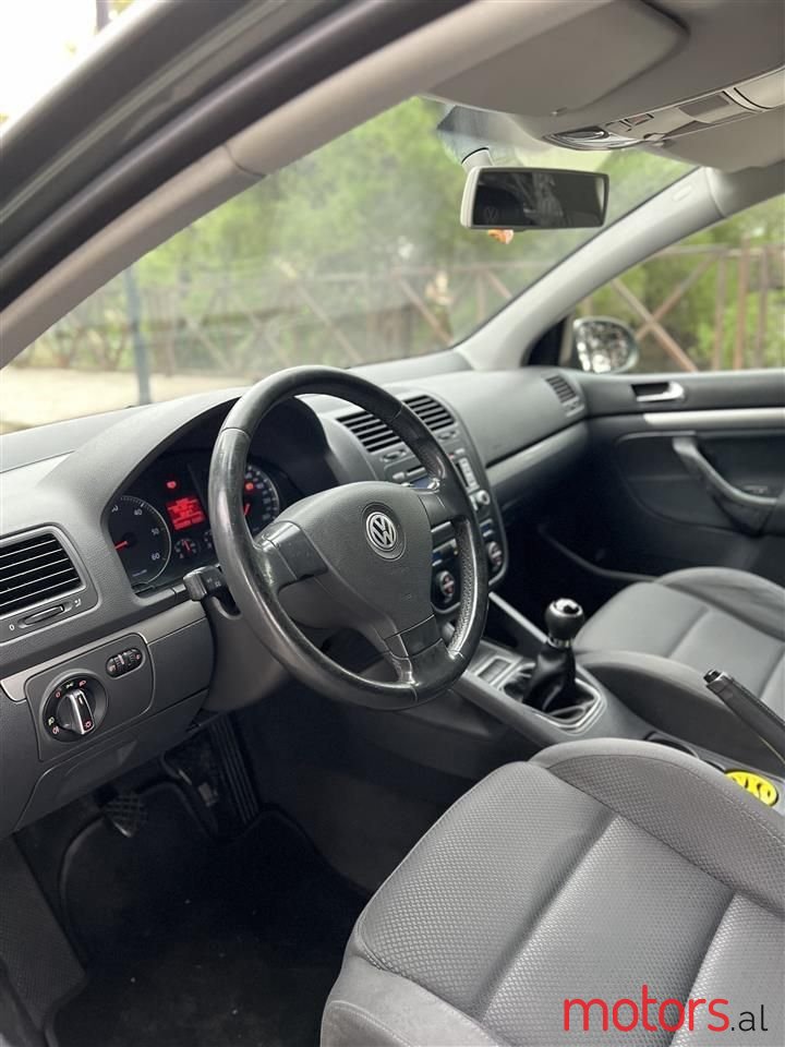 2006' Volkswagen Golf photo #5