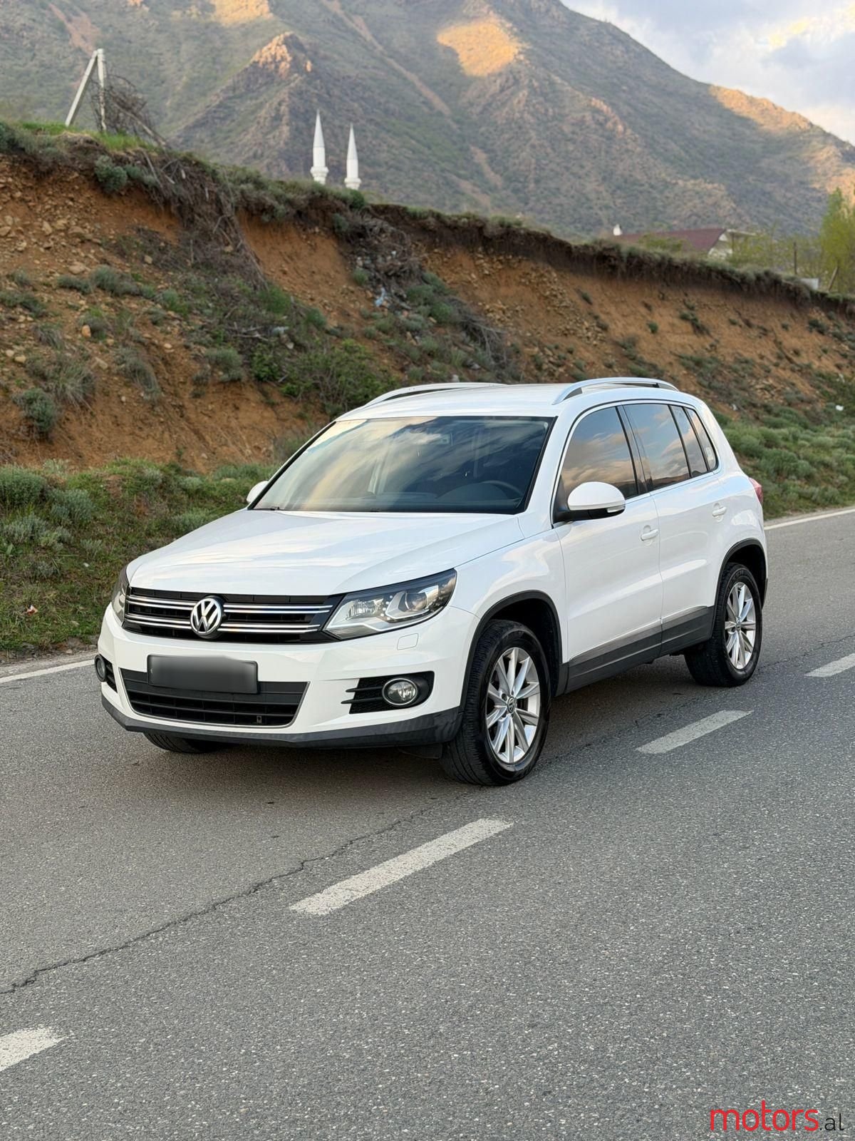 2013' Volkswagen Tiguan photo #1