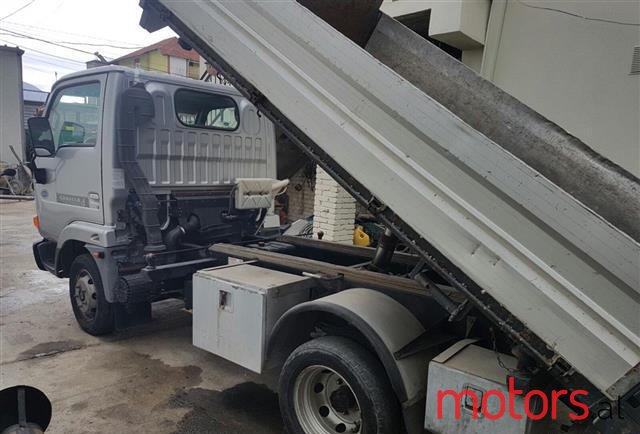 2000' Nissan Cabstar photo #3