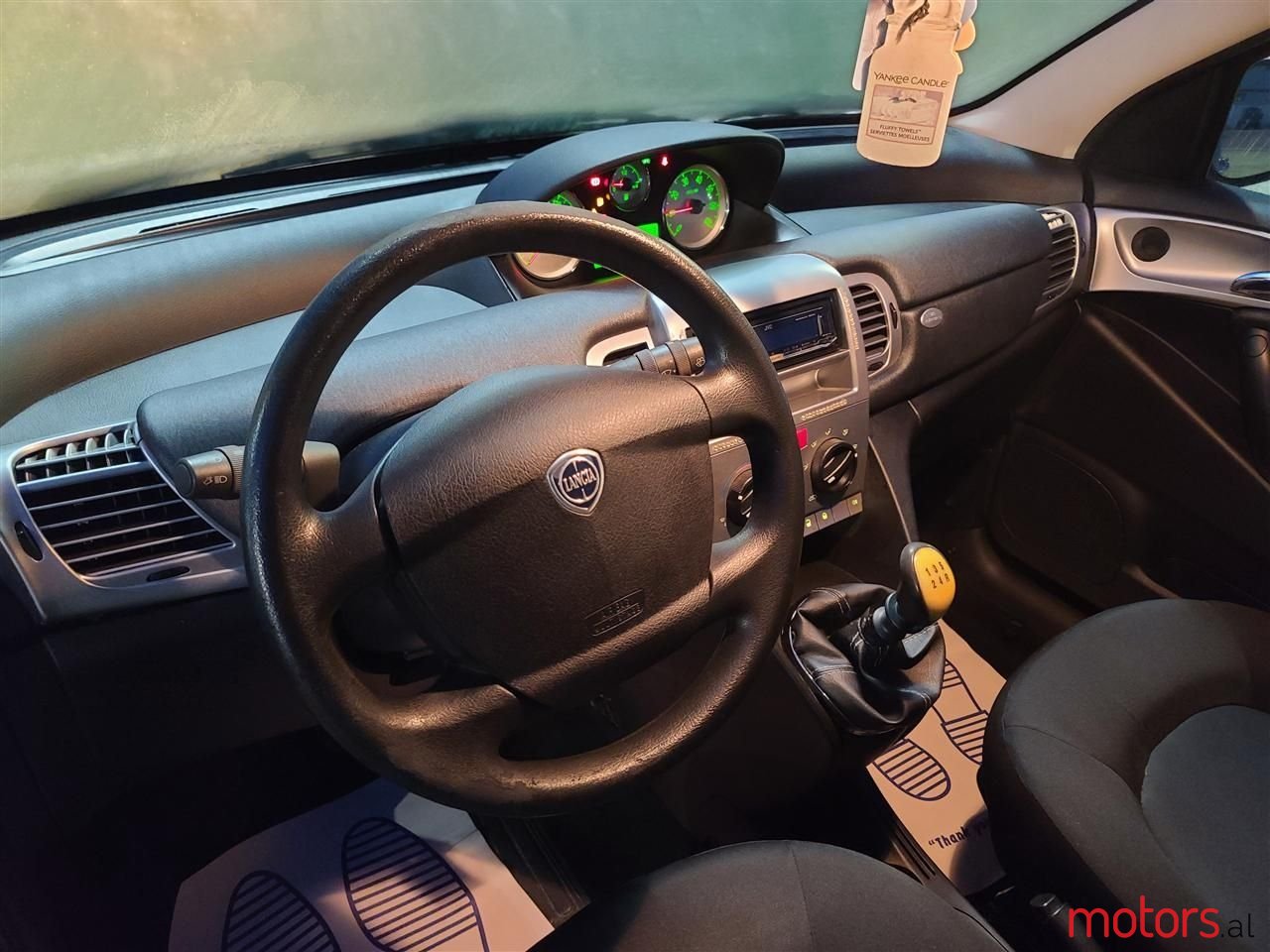 2011' Lancia Ypsilon photo #4