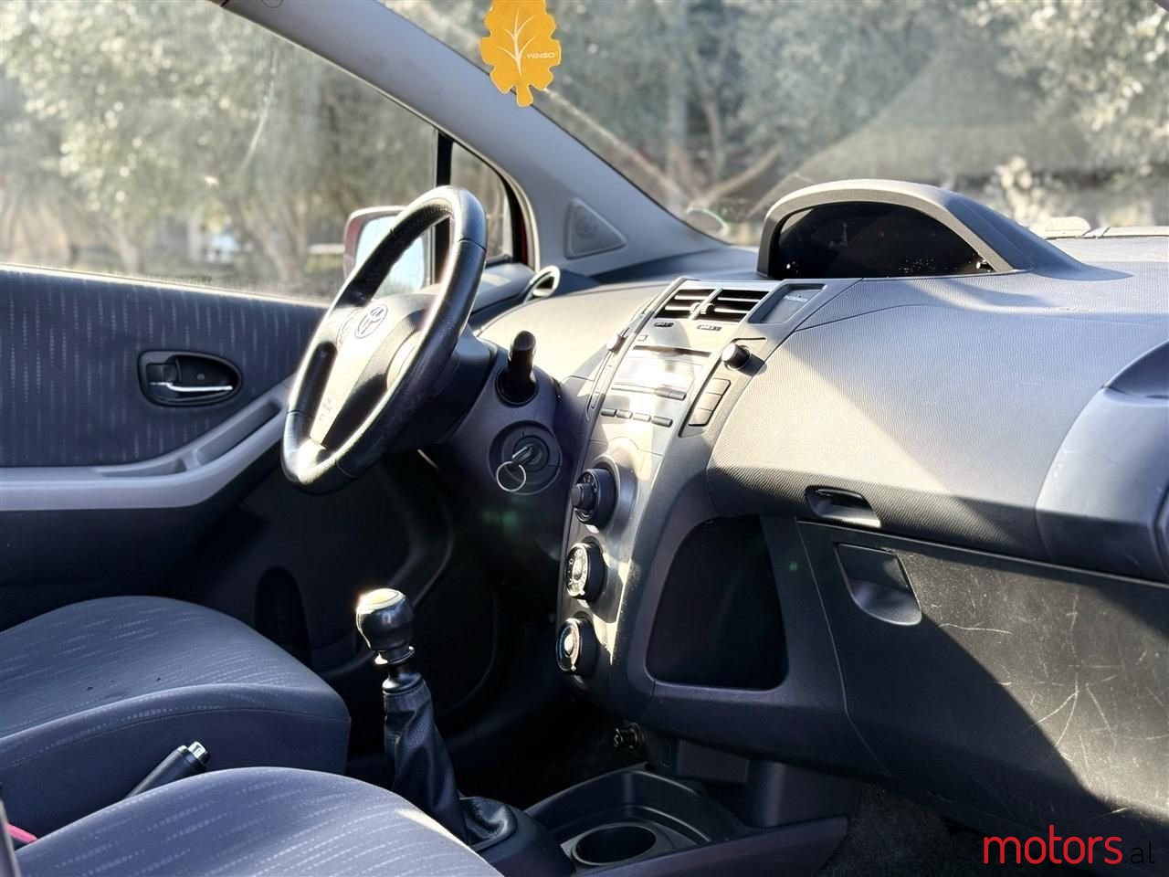 2010' Toyota Yaris photo #6