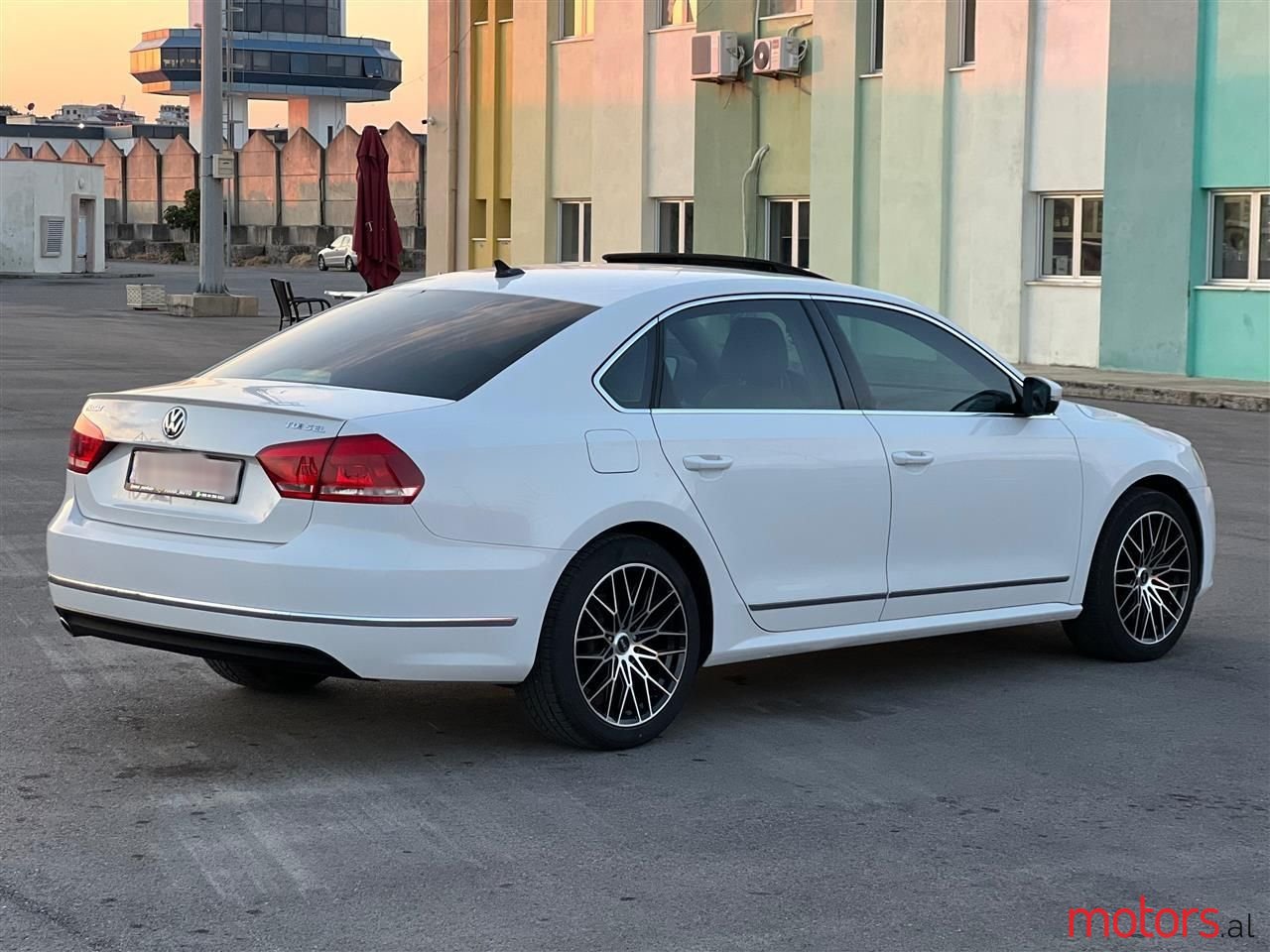 2013' Volkswagen Passat photo #6