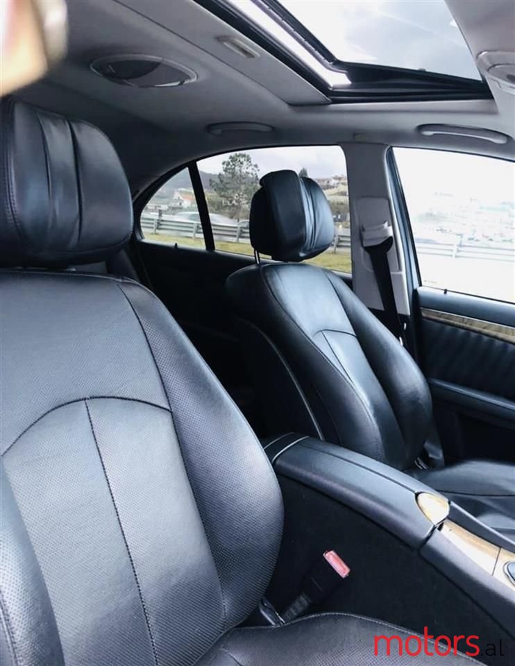 2008' Mercedes-Benz E 320 photo #5