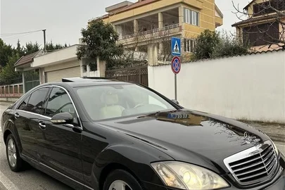 2008' Mercedes-Benz S 320