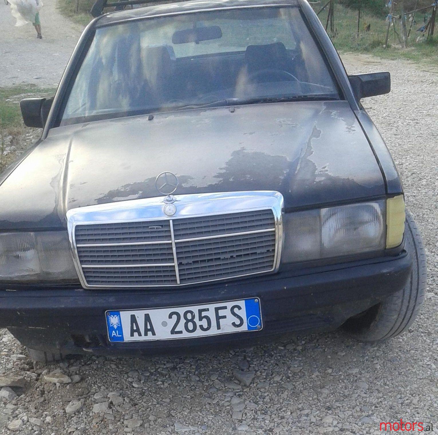 2017' Mercedes-Benz 190 photo #1