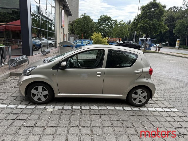 2008' Toyota Aygo photo #3