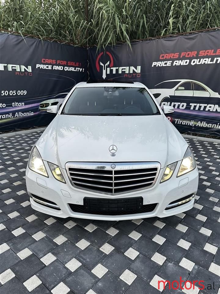 2013' Mercedes-Benz E 220 photo #2