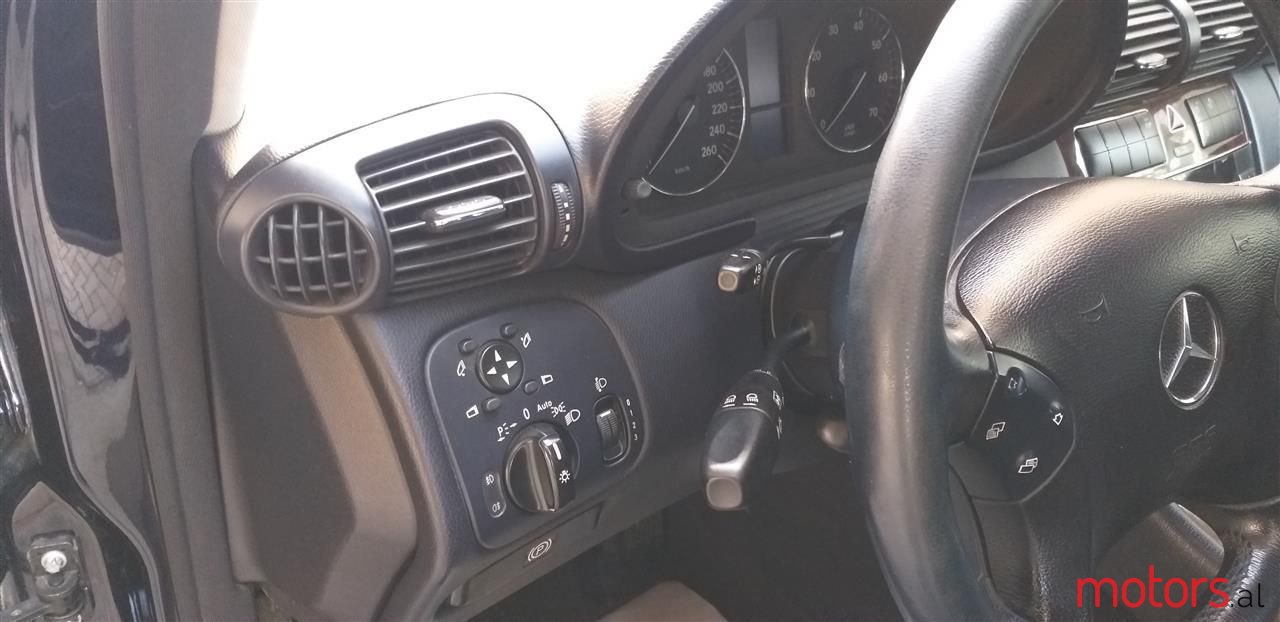 2005' Mercedes-Benz C 180 photo #3