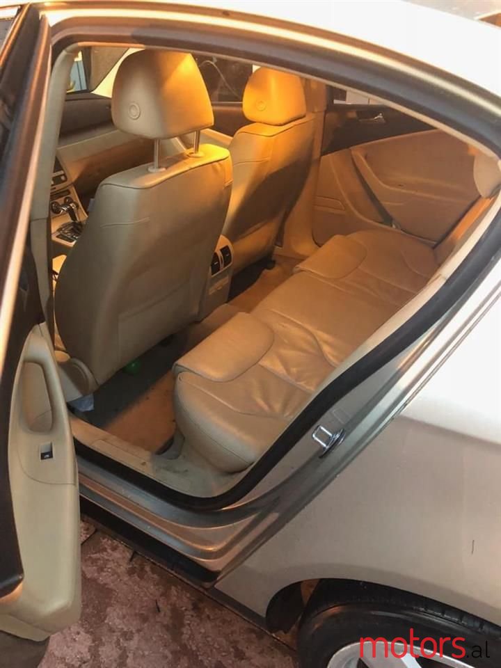 2007' Volkswagen Passat photo #3
