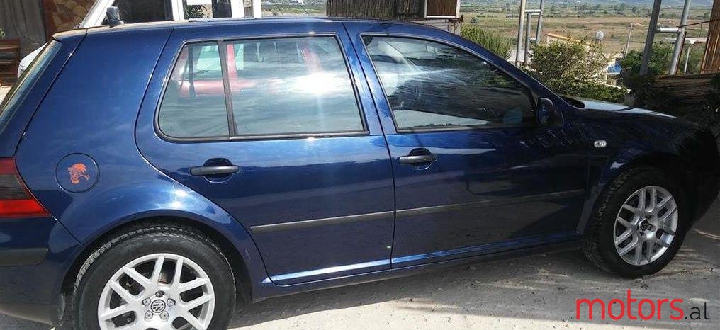 2003' Volkswagen Golf photo #1