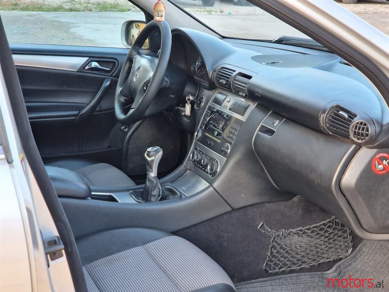 2004' Mercedes-Benz C 220 photo #5