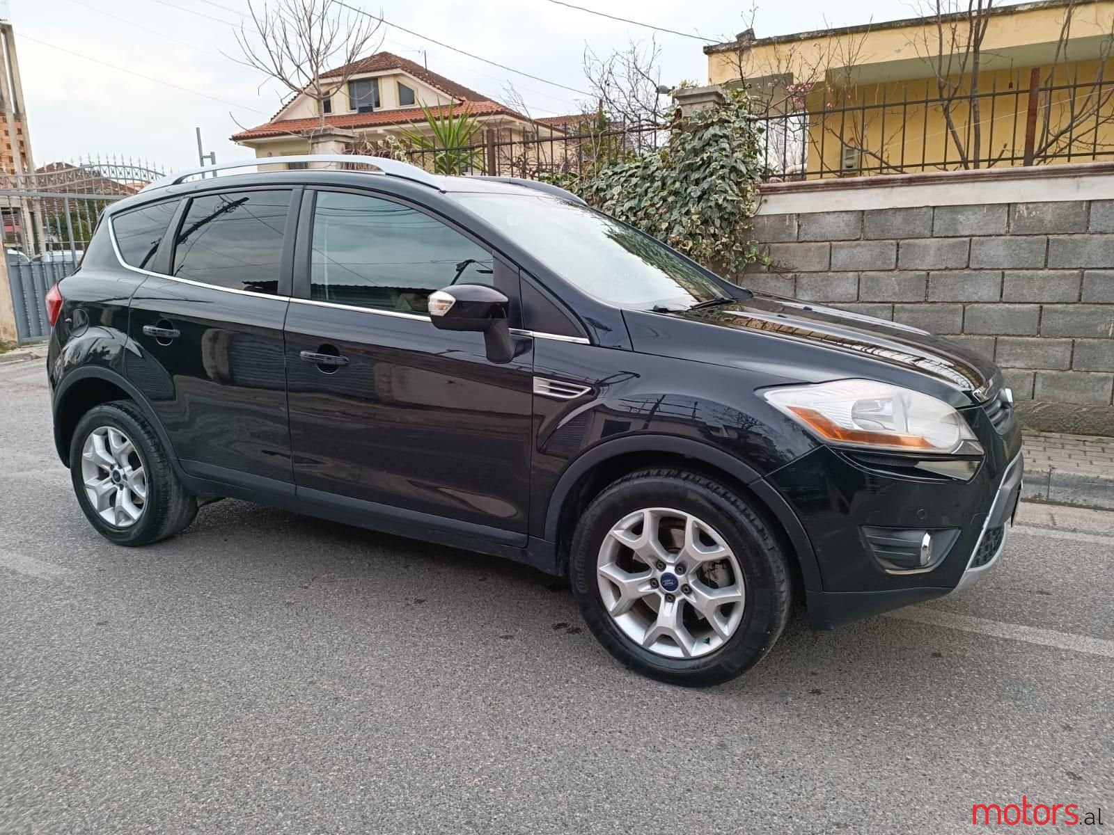 2011' Ford Kuga photo #1