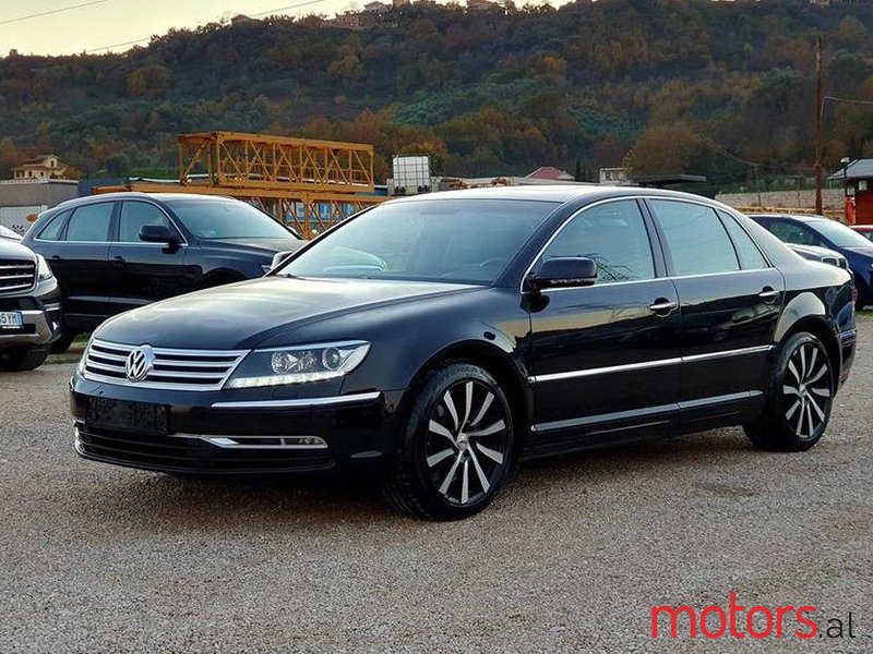 2011' Volkswagen Phaeton photo #1