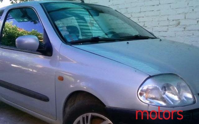 2000' Renault Clio photo #1