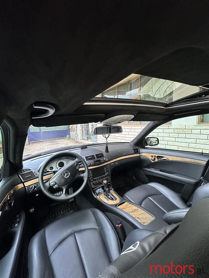 2008' Mercedes-Benz E 350 photo #2